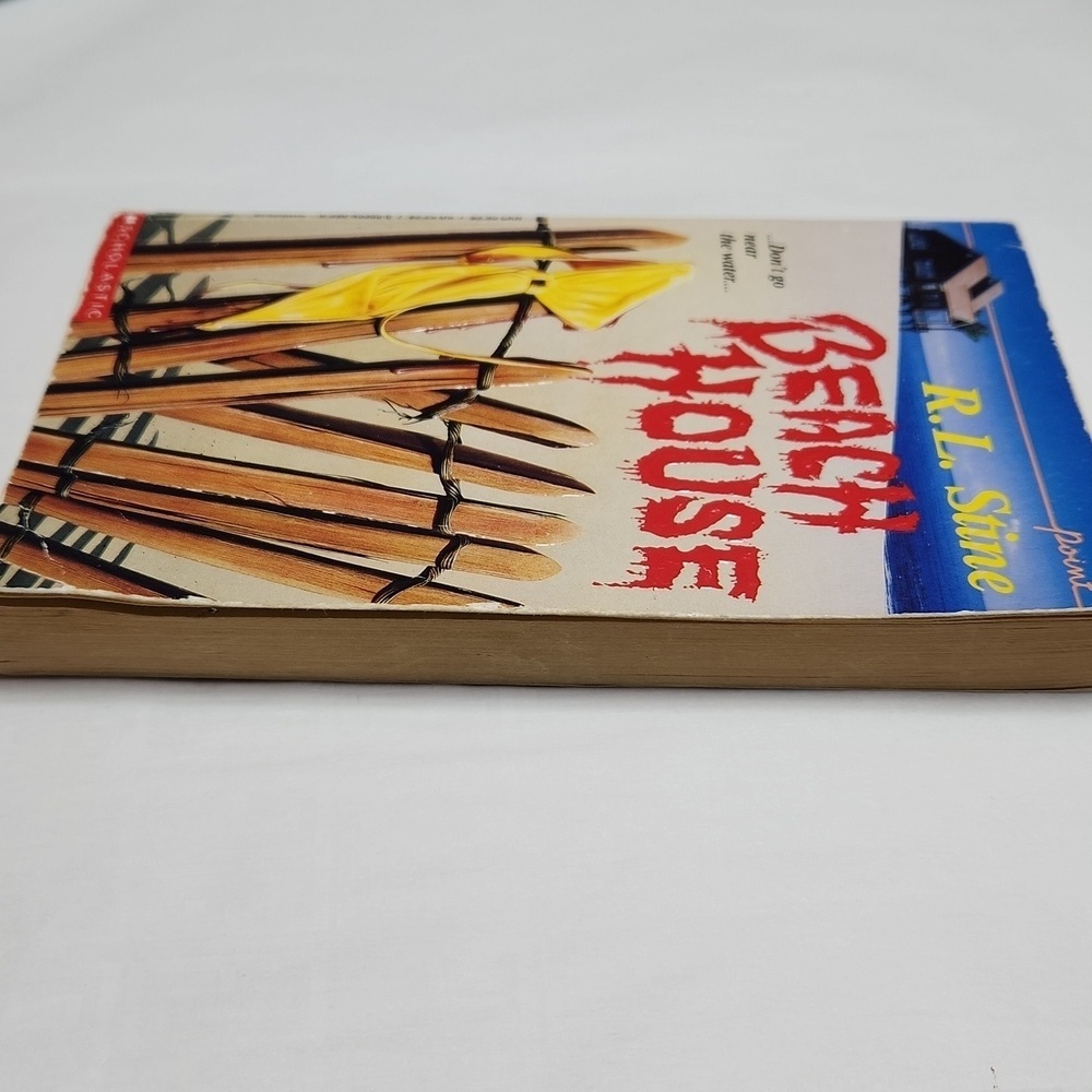 RL Stine -- Beach House - Picture 2 of 6